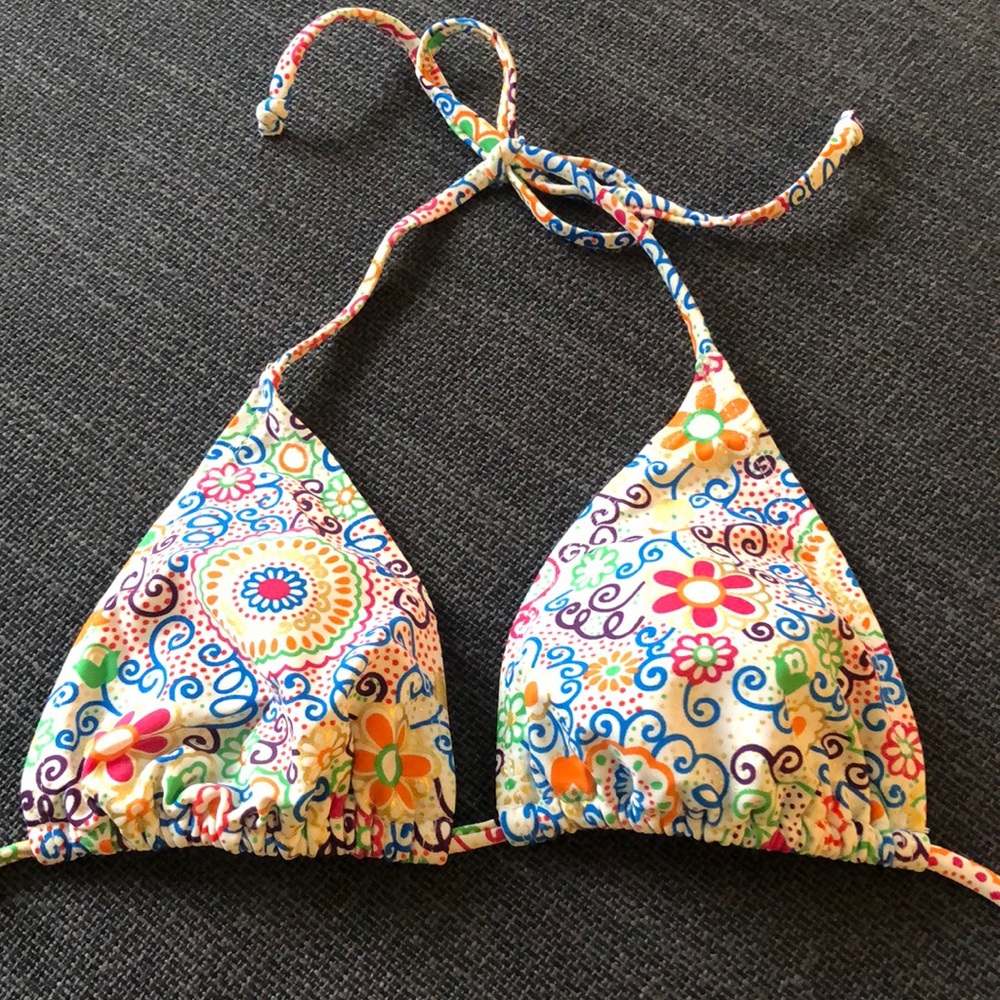 Old Navy, floral size M, bikini top.